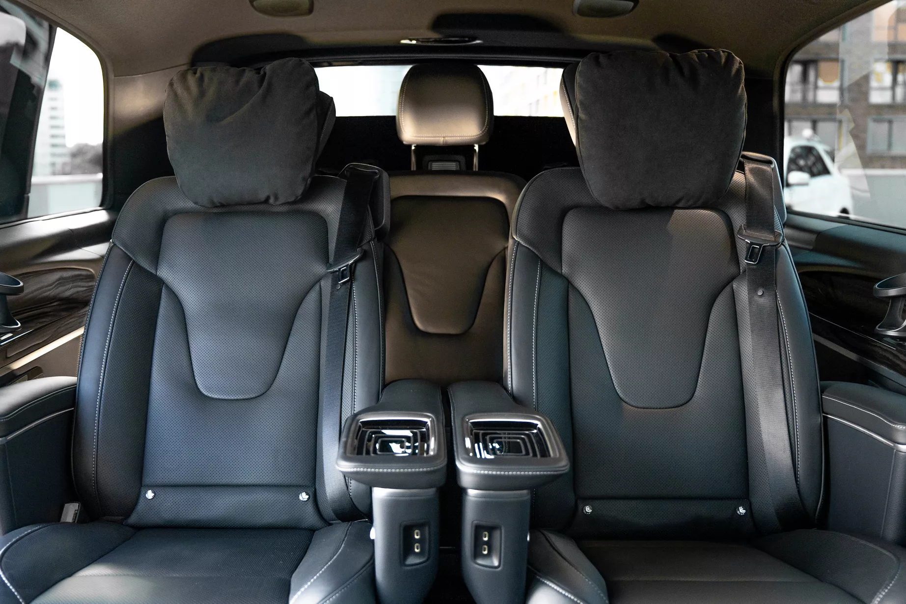 Mercedes V-класс: роскошь и комфорт для вашей поездки